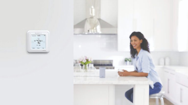 Honeywell smart thermostat included as standard in Lennar homes at Valencia Golf & Country Club, Naples FL